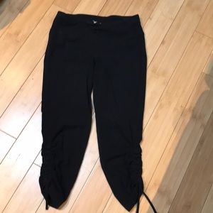 Old navy active workout capris medium tall